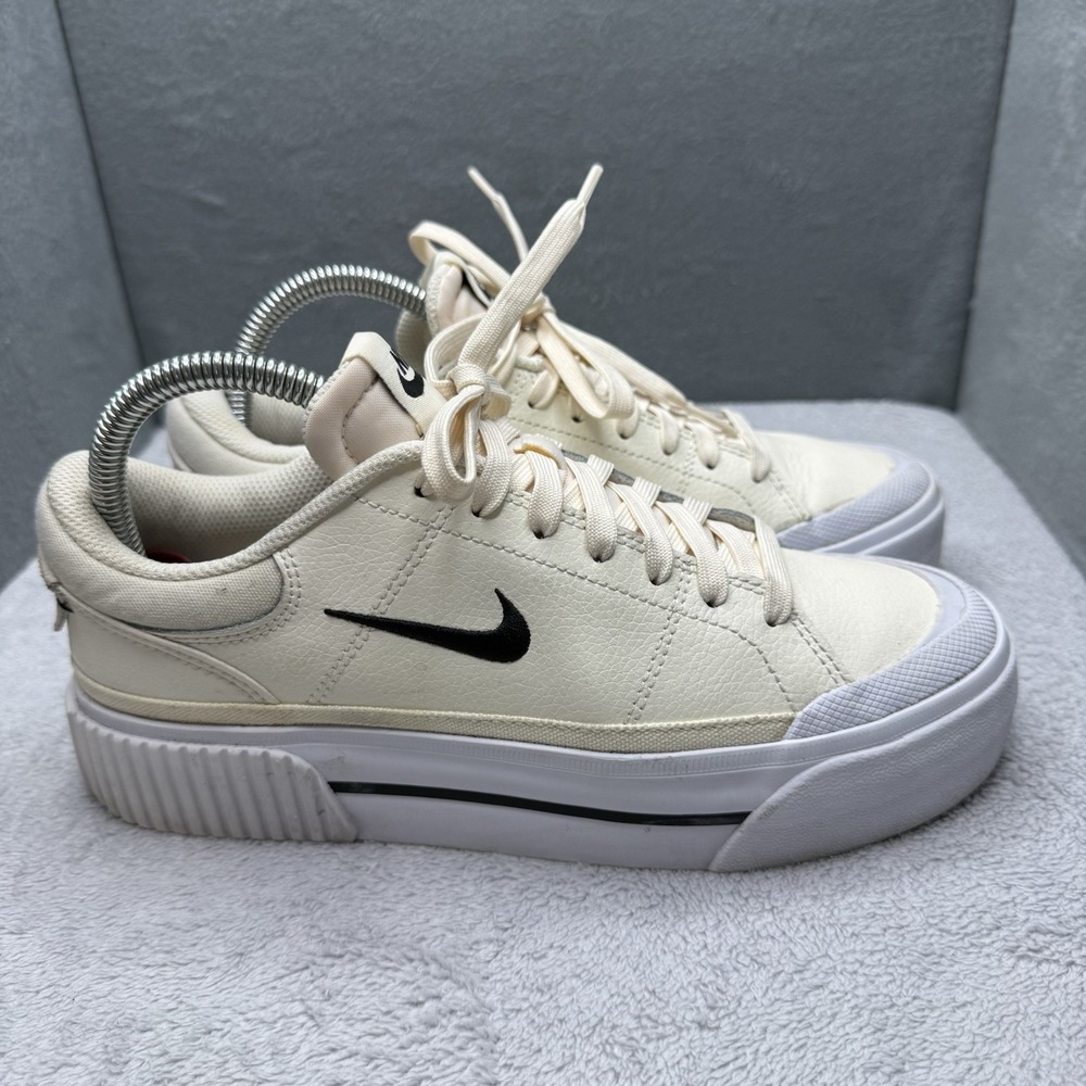 Nike Court Legacy Lift Women's 7 Pale Ivory Black Platform Sneakers FV5526-101